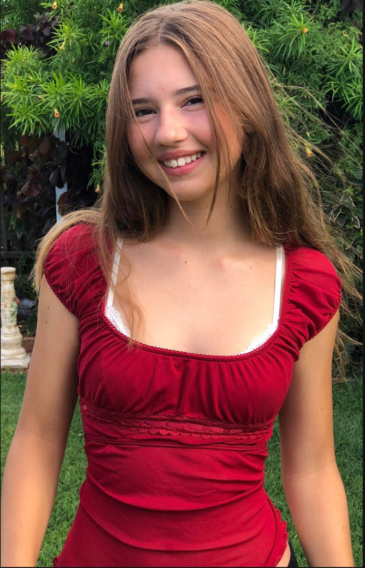 Flattering short sleeve red T-shirt